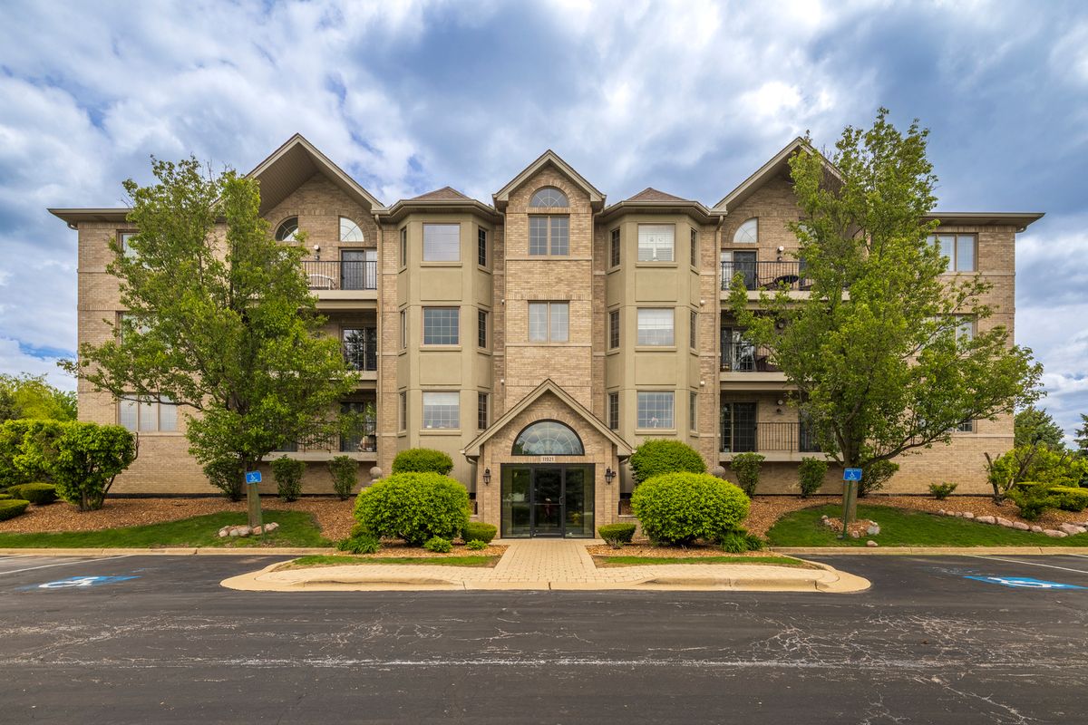 11921 Windemere Court, Orland Park, IL 60467
