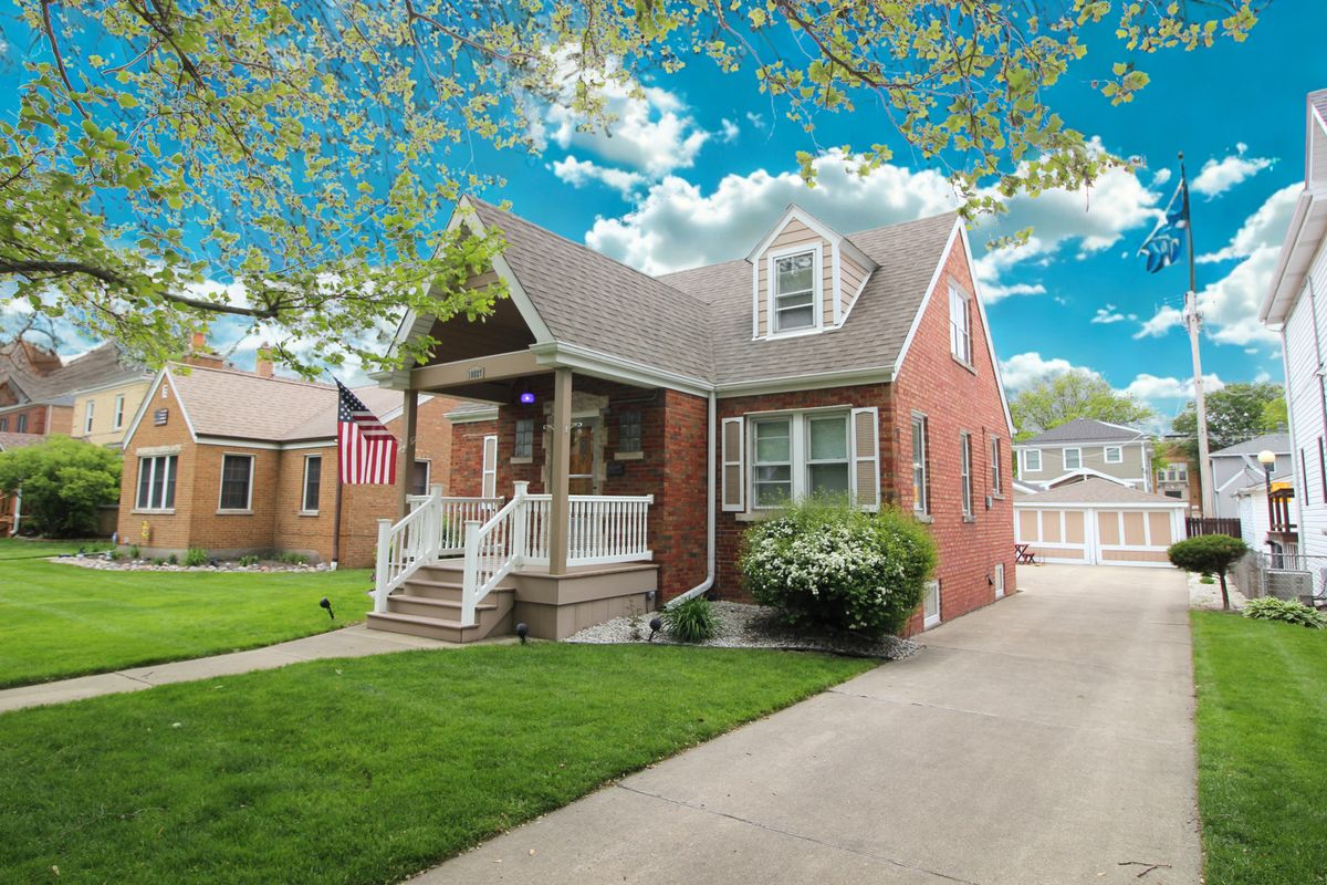 10837 Trumbull Avenue, Chicago, IL 60655