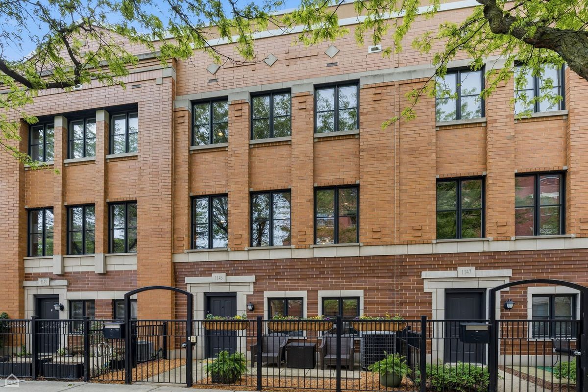 1145 Monroe Street, Chicago, IL 60607