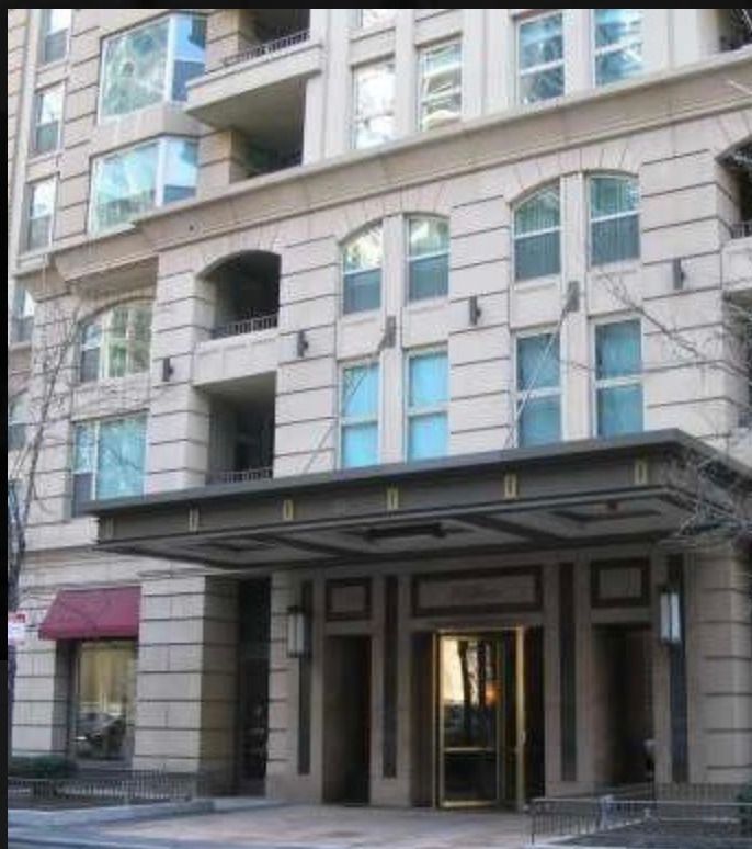 25 Superior Street, Chicago, IL 60611