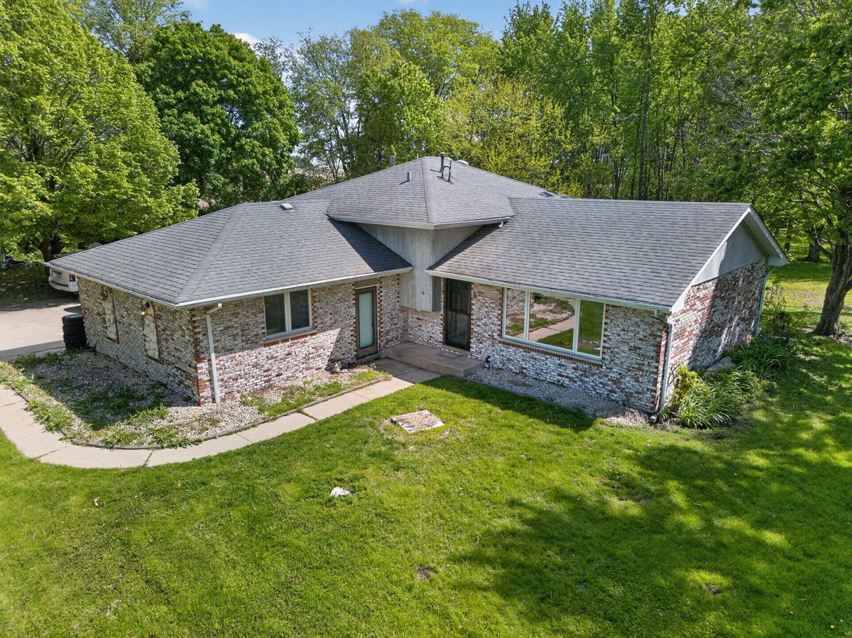 28325 Elevator Road, Manhattan, IL 60442