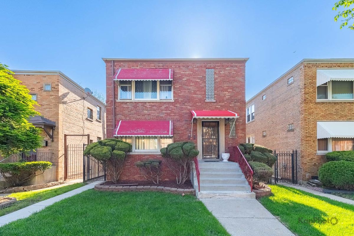 8725 Harper Avenue, Chicago, IL 60619