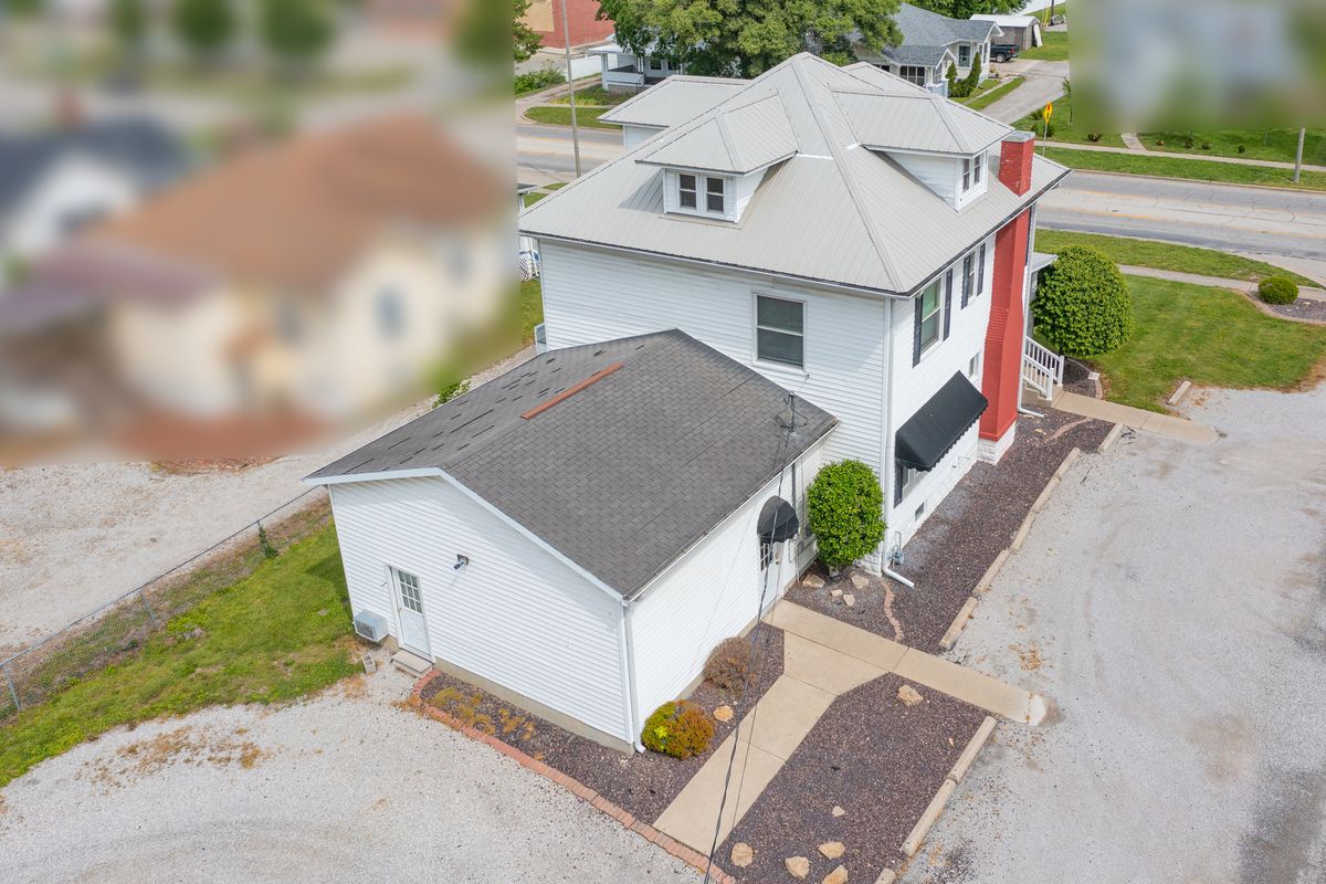 1015 W Main Street W, Salem, IL 62881