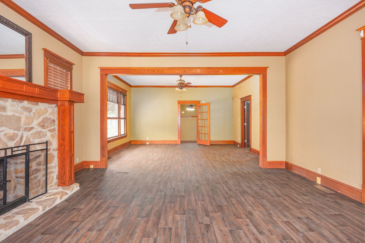 1015 W Main Street W, Salem, IL 62881