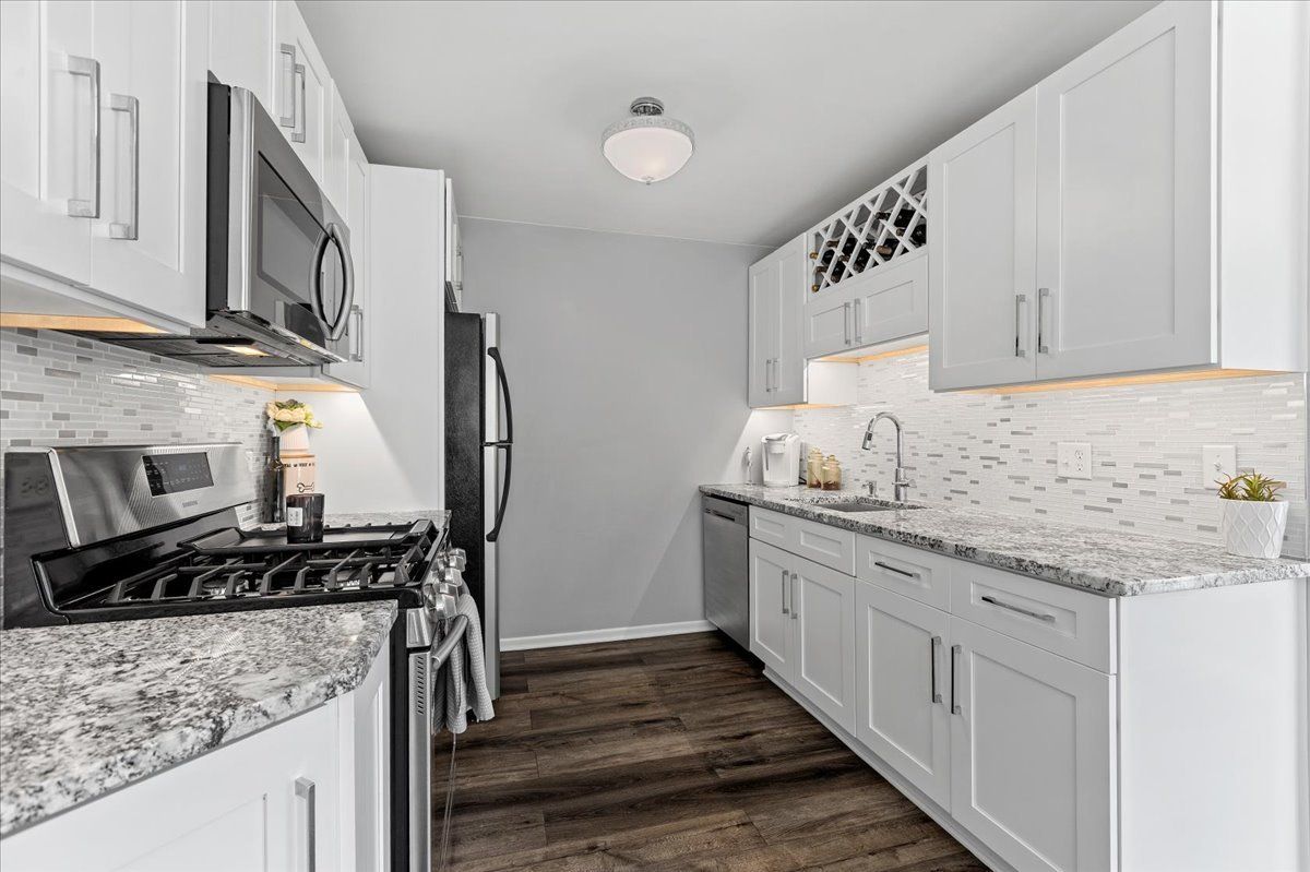 543 N Deer Run Drive #8A11, Palatine, IL 60067