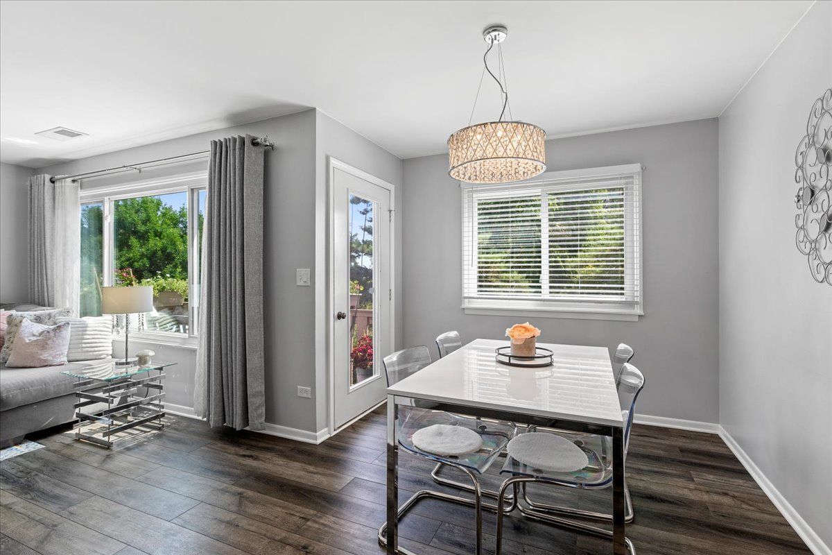 543 N Deer Run Drive #8A11, Palatine, IL 60067