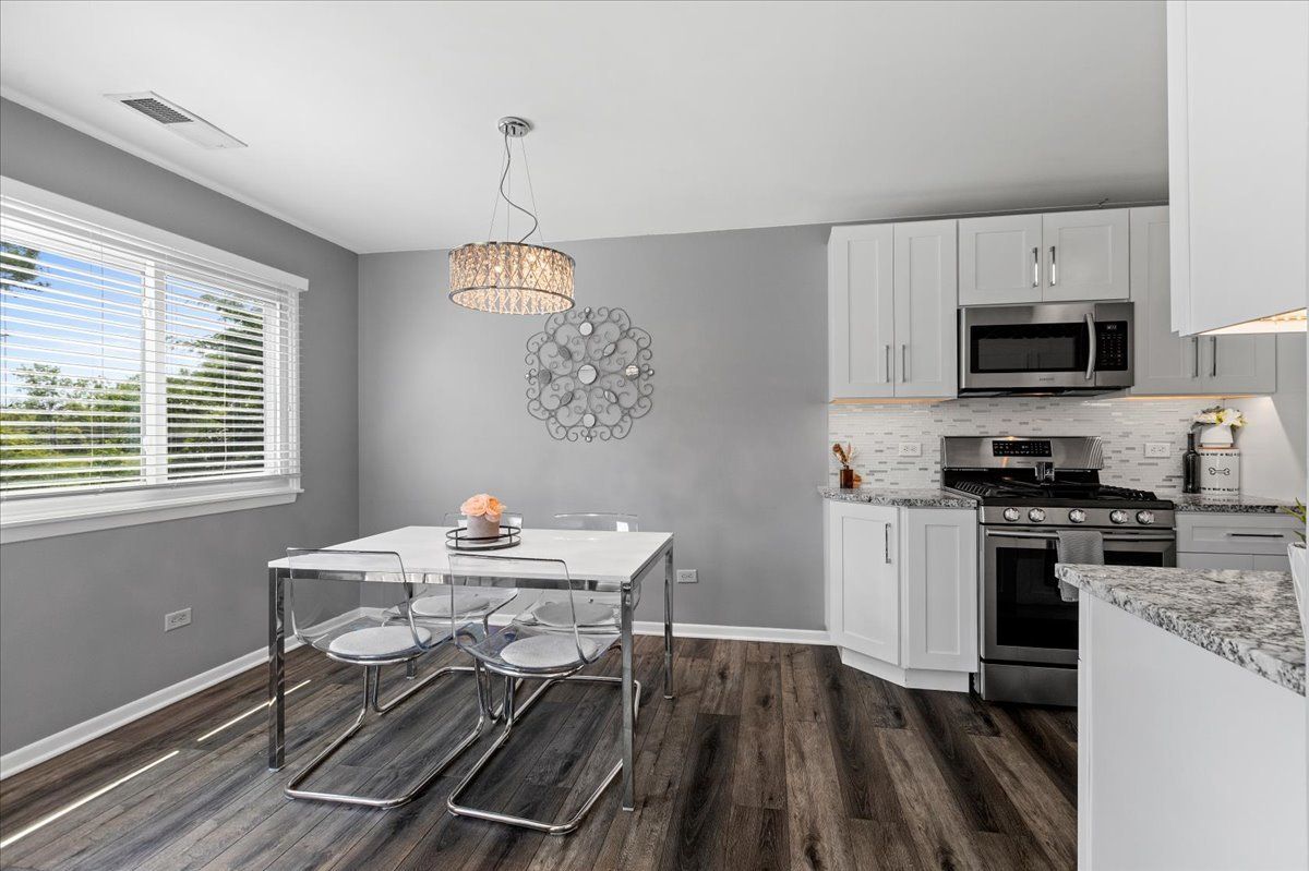 543 N Deer Run Drive #8A11, Palatine, IL 60067