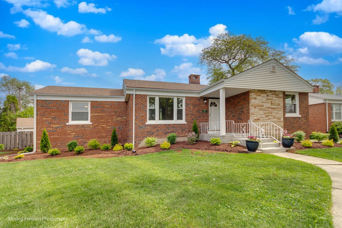 10072 Drury Lane, Westchester, IL 60154