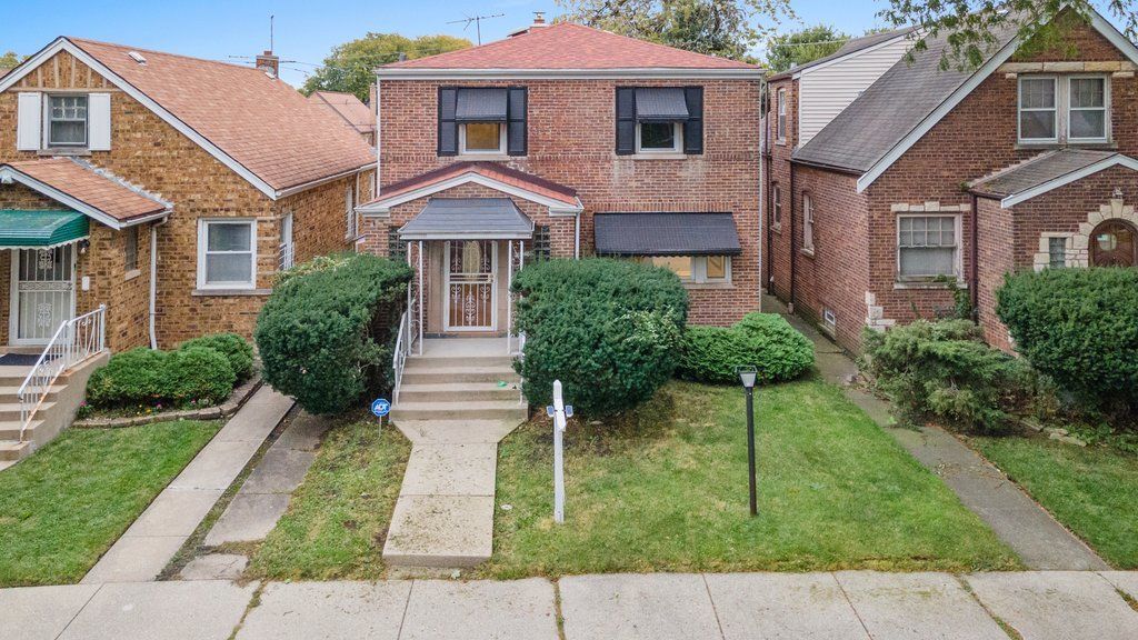 10231 S Rhodes Avenue — Chicago, IL 60628