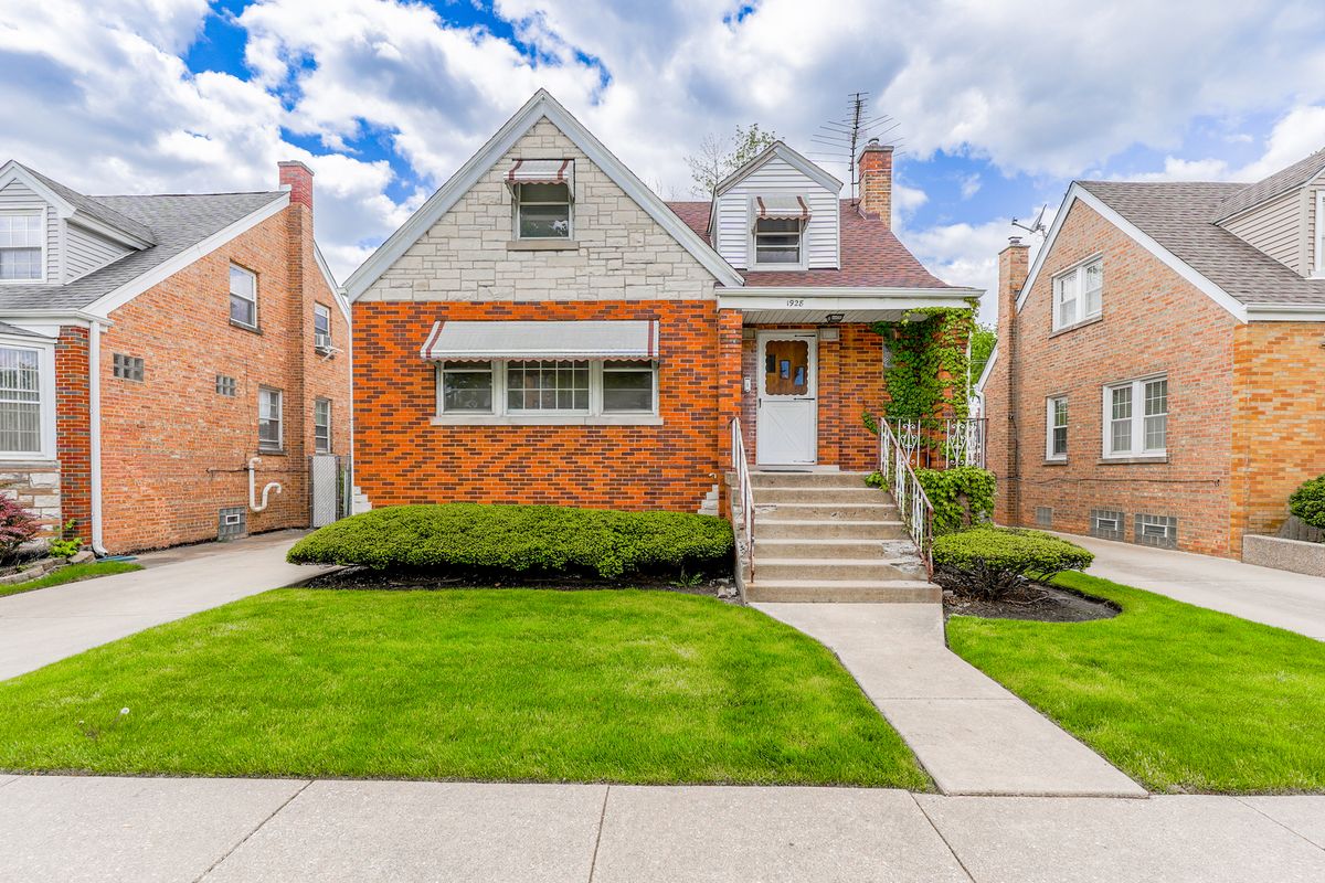 1928 72nd Court, Elmwood Park, IL 60707