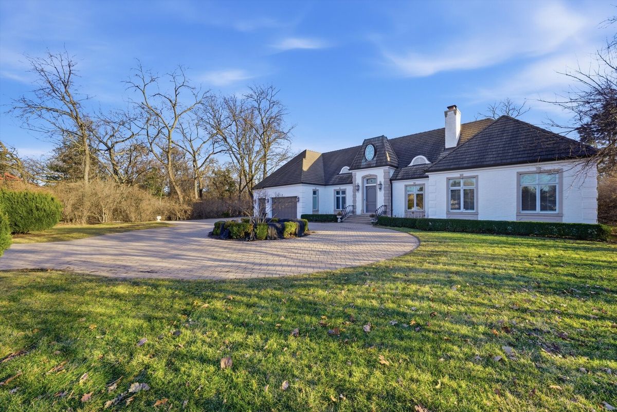 11361 W Plainfield Road, Indian Head Park, IL 60525