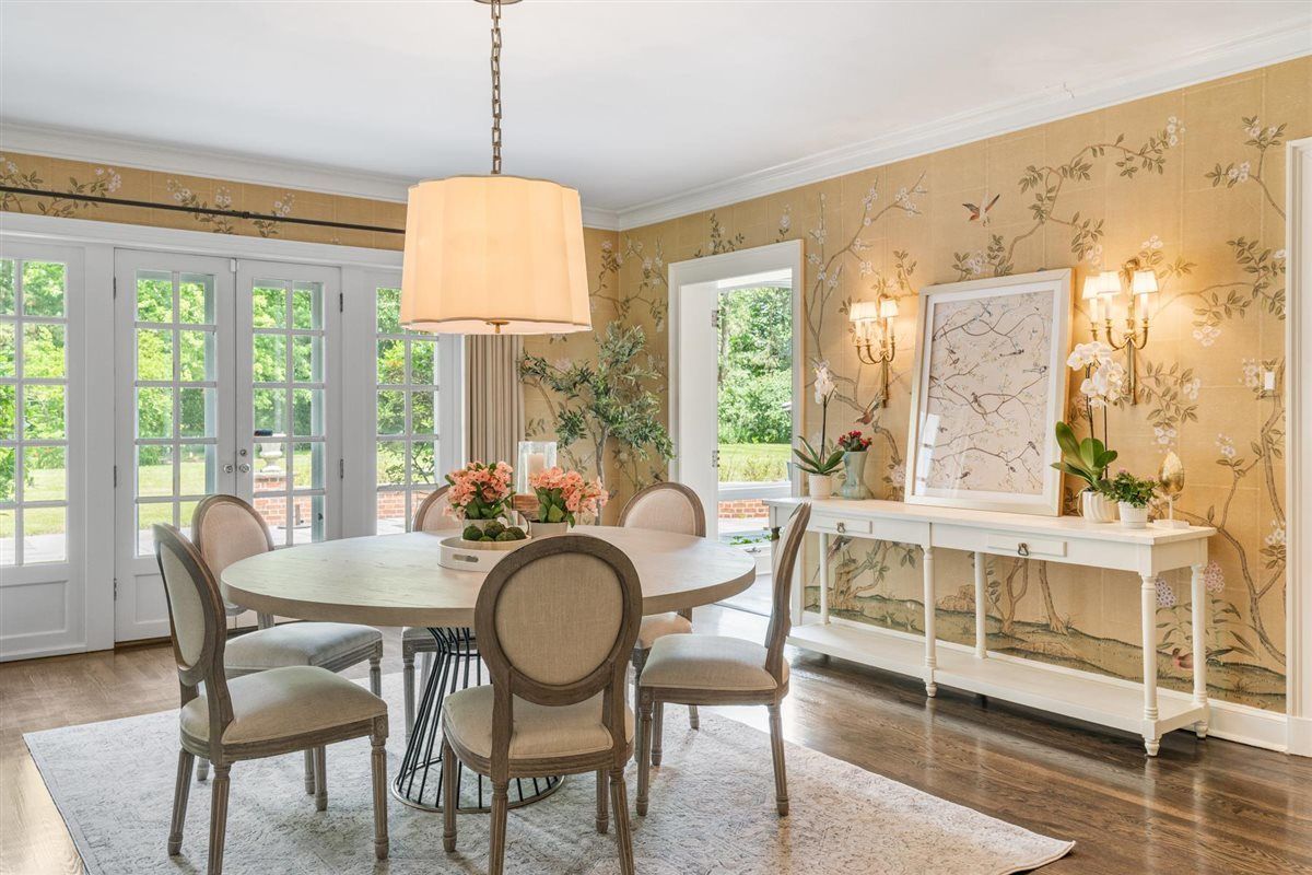 62 Woodley Road, Winnetka, IL 60093