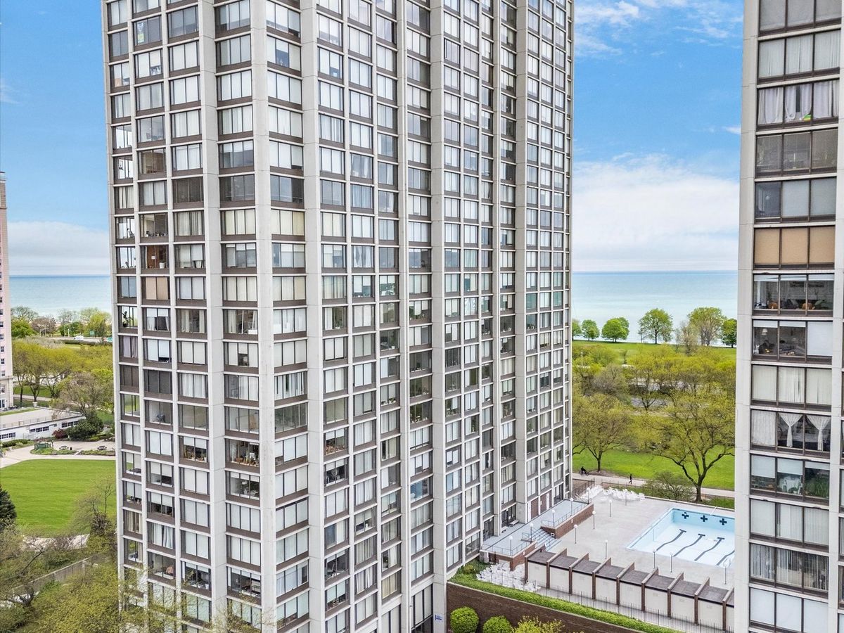 5455 SHERIDAN Road, Chicago, IL 60640