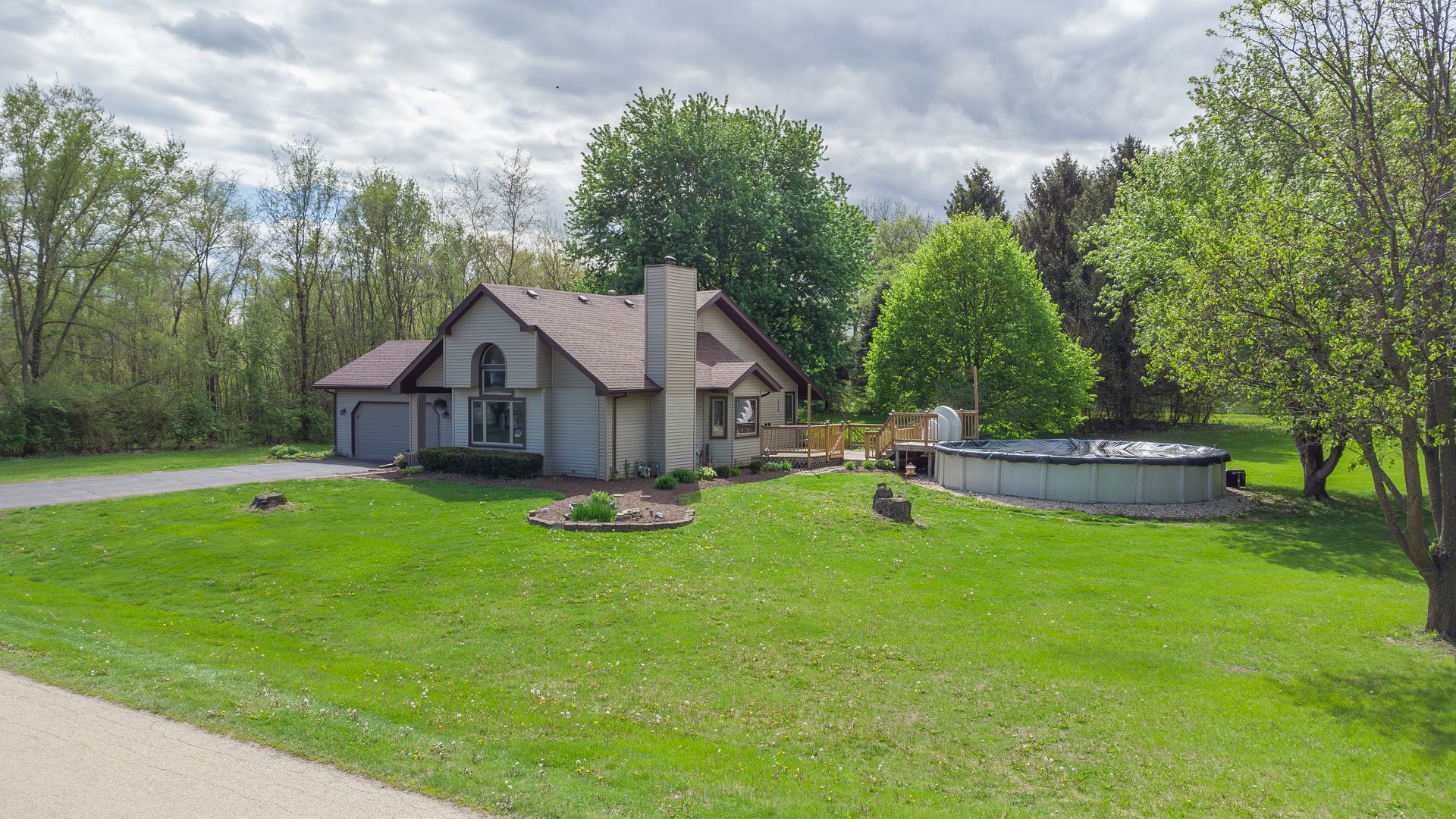 4973 E Lawnside Drive — Byron, IL 61010