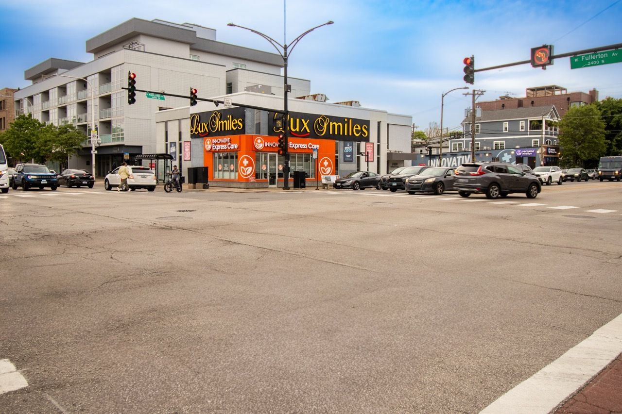 2400 N Ashland Avenue — Chicago, IL 60614