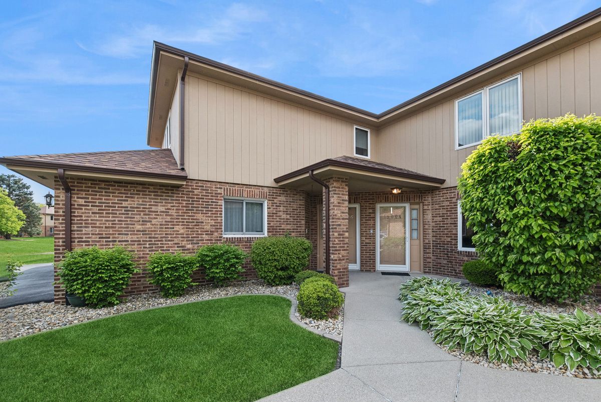 15004 Mayo Drive, Orland Park, IL 60462