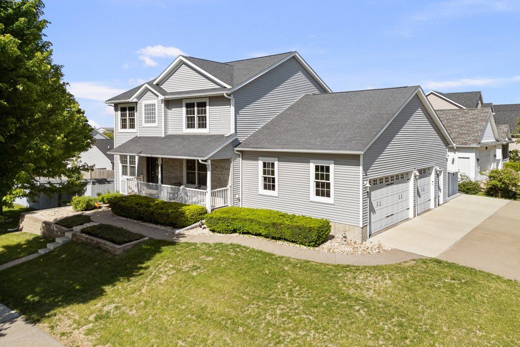 6911 Madison Street — Davenport, IA 52806