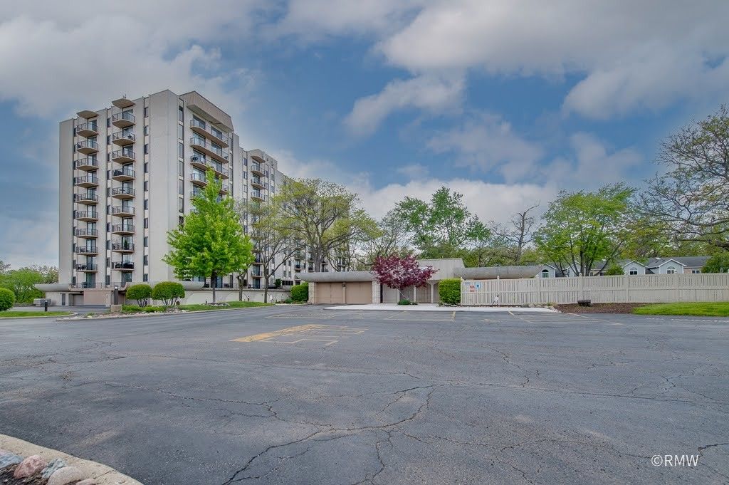 190 S WOOD DALE Road #507, Wood Dale, IL 60191