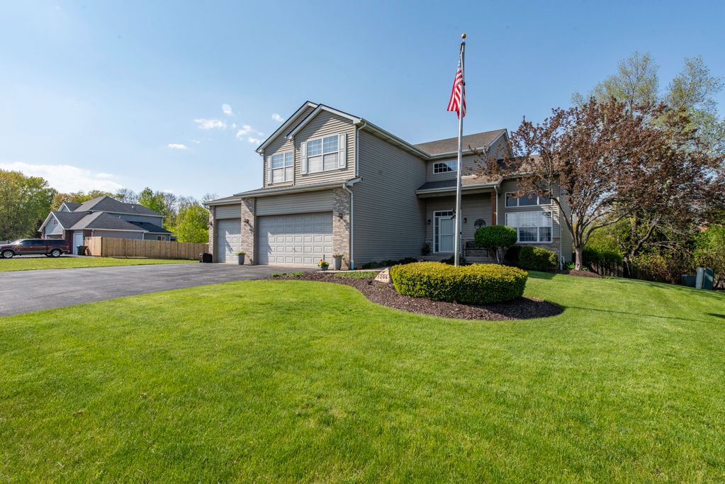 206 Chesapeake Bay, Winthrop Harbor, IL 60096