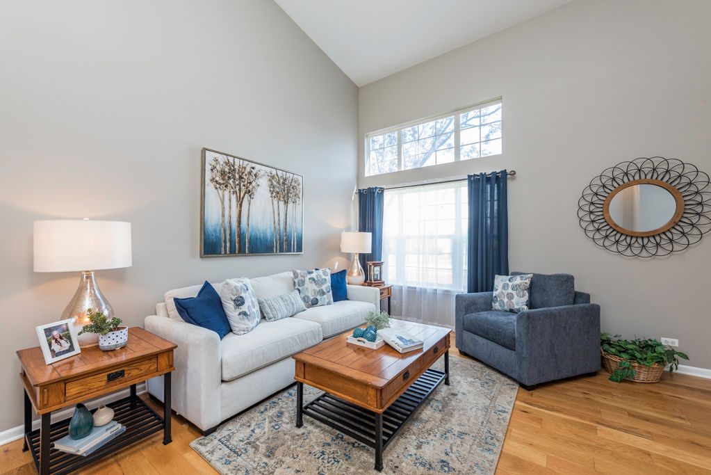 206 Chesapeake Bay, Winthrop Harbor, IL 60096