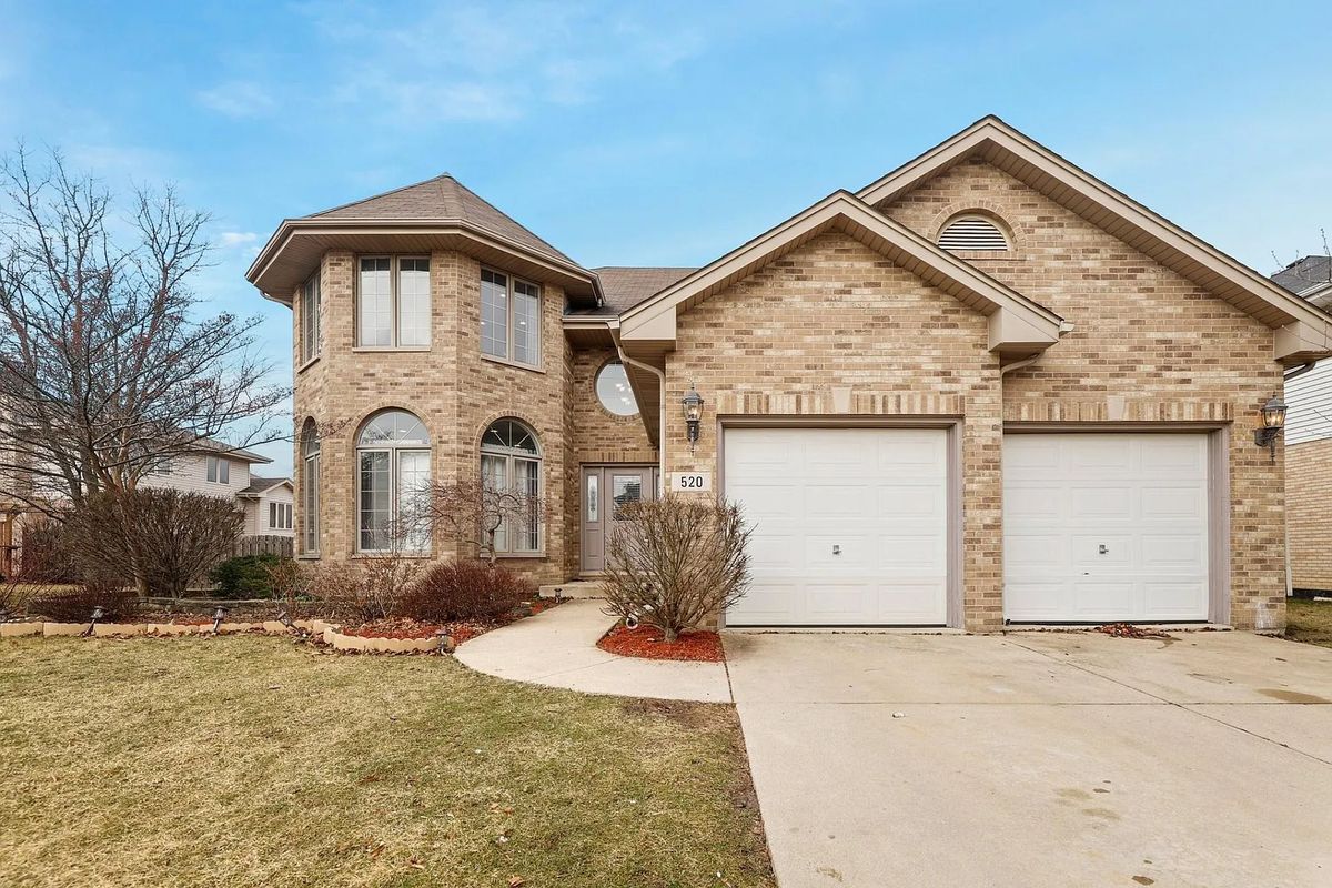 520 Veterans Parkway, Addison, IL 60101