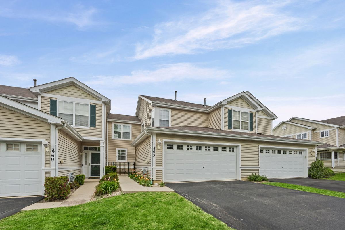 1463 W Remington Lane, Round Lake, IL 60073