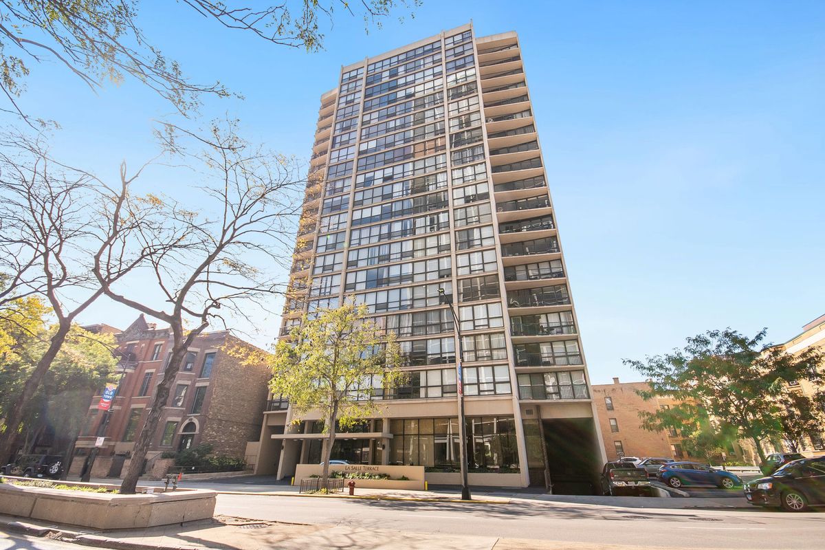 1540 LaSalle Drive, Chicago, IL 60601