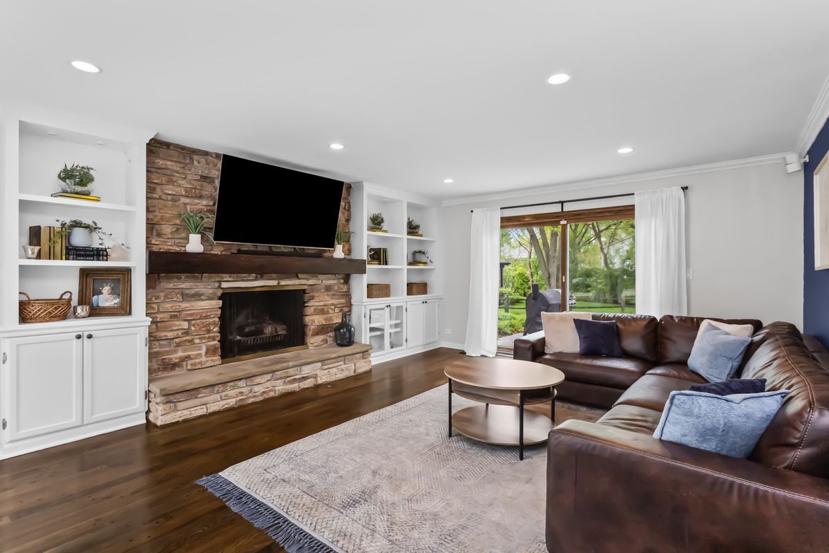 3850 Dauphine Avenue, Northbrook, IL 60062