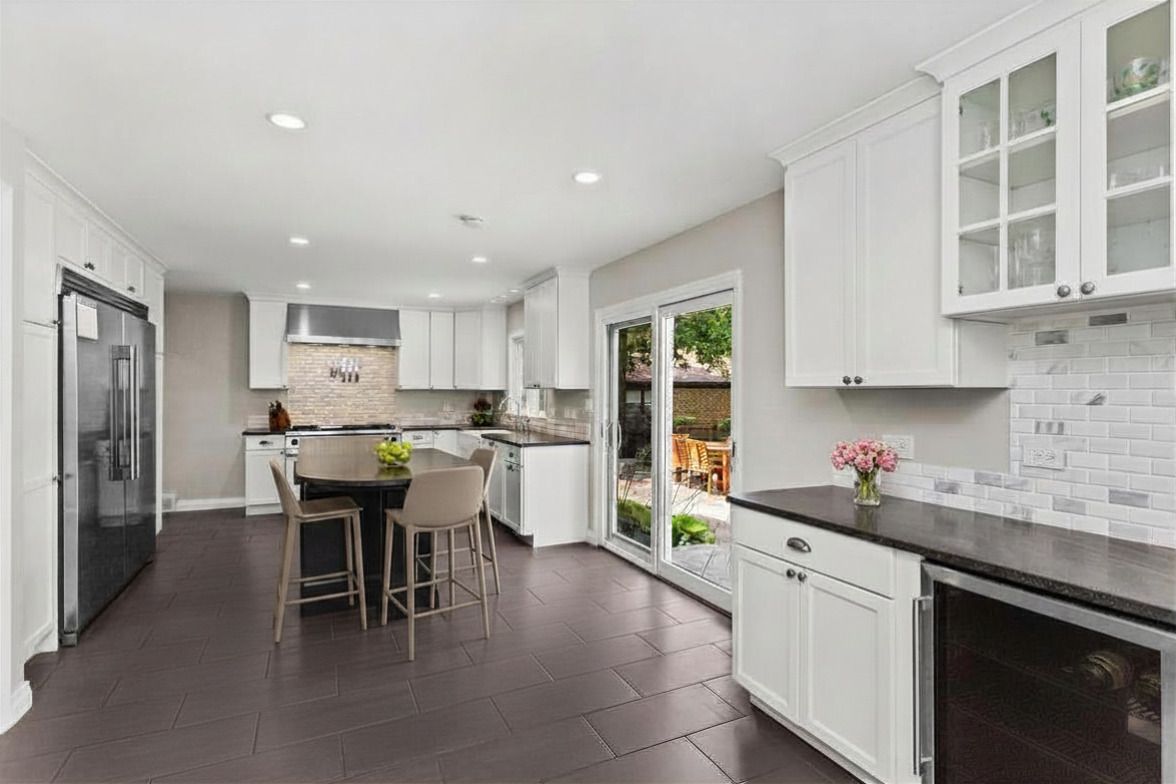 3850 Dauphine Avenue, Northbrook, IL 60062