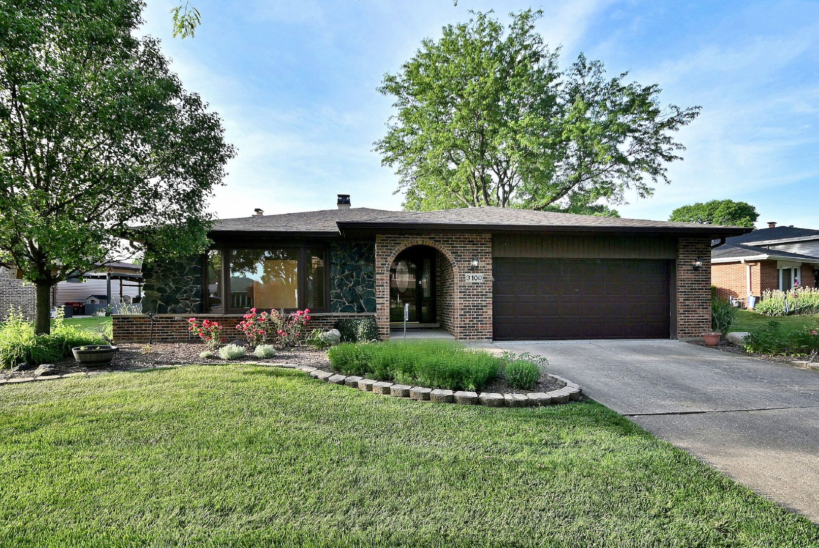 3100 Grandview Place — Darien, IL 60561