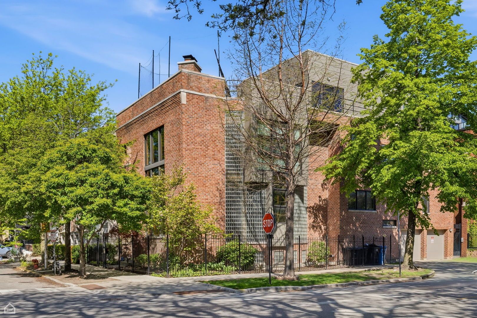 1202 W Fletcher Street — Chicago, IL 60657