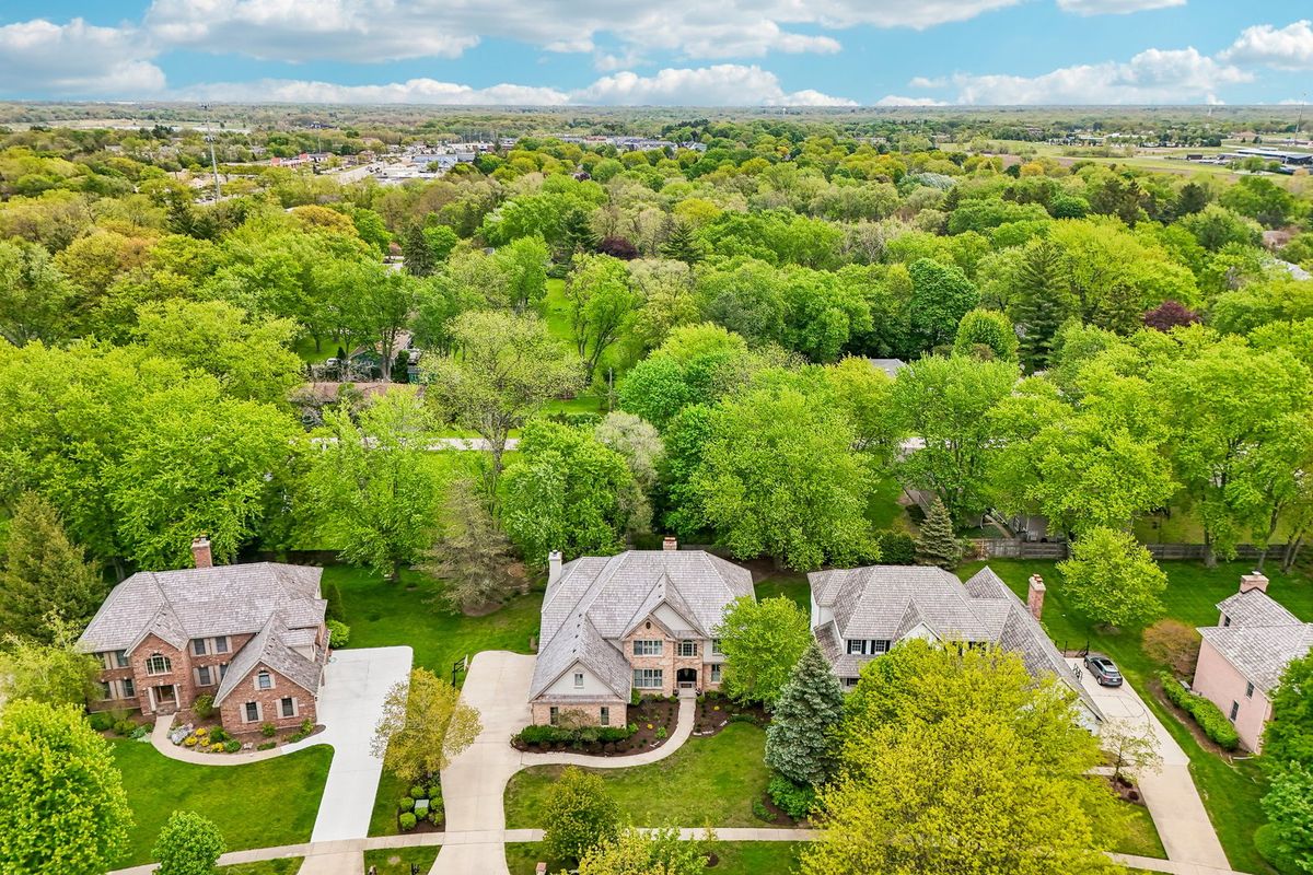 1620 Mulberry Drive, Libertyville, IL 60048