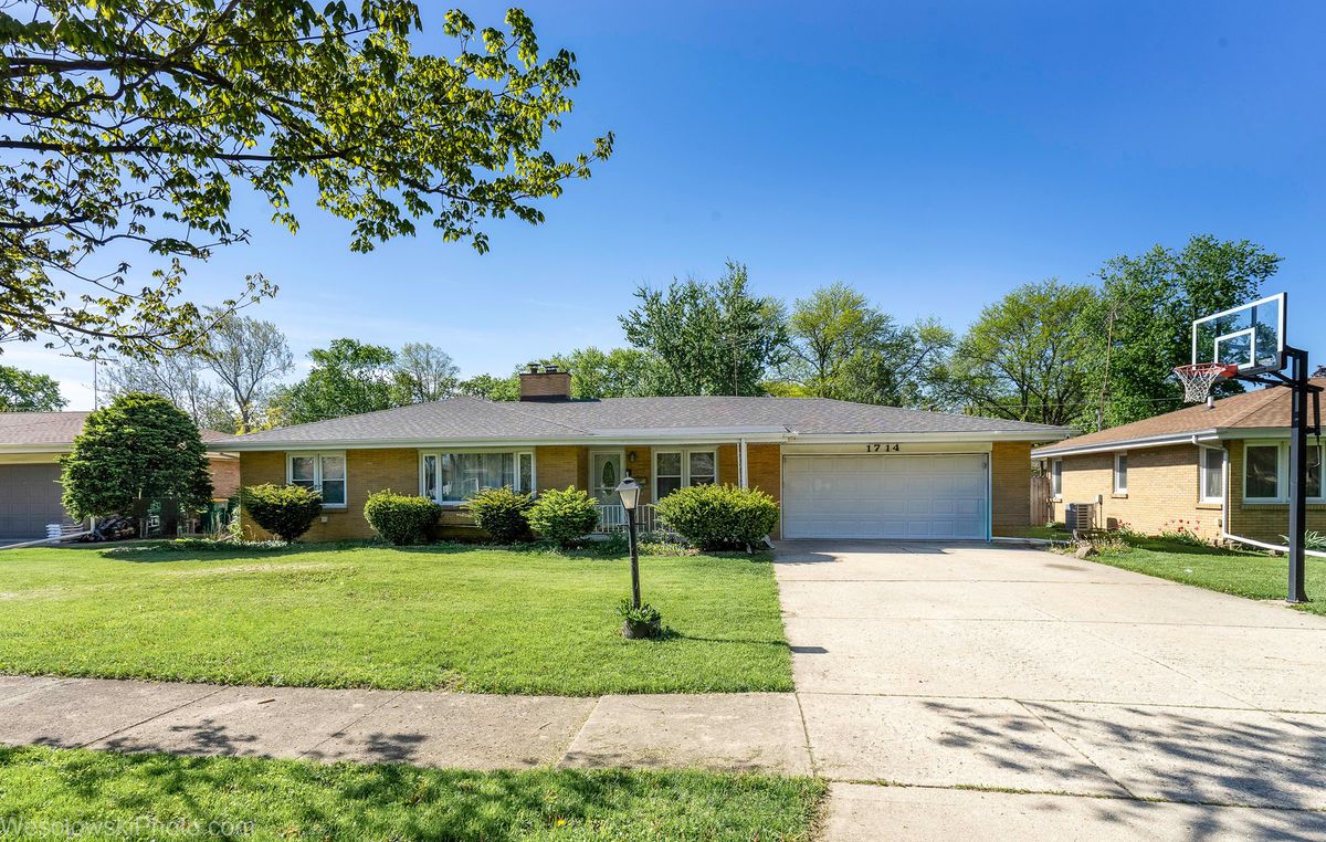 1714 Mayfield Avenue, Joliet, IL 60435