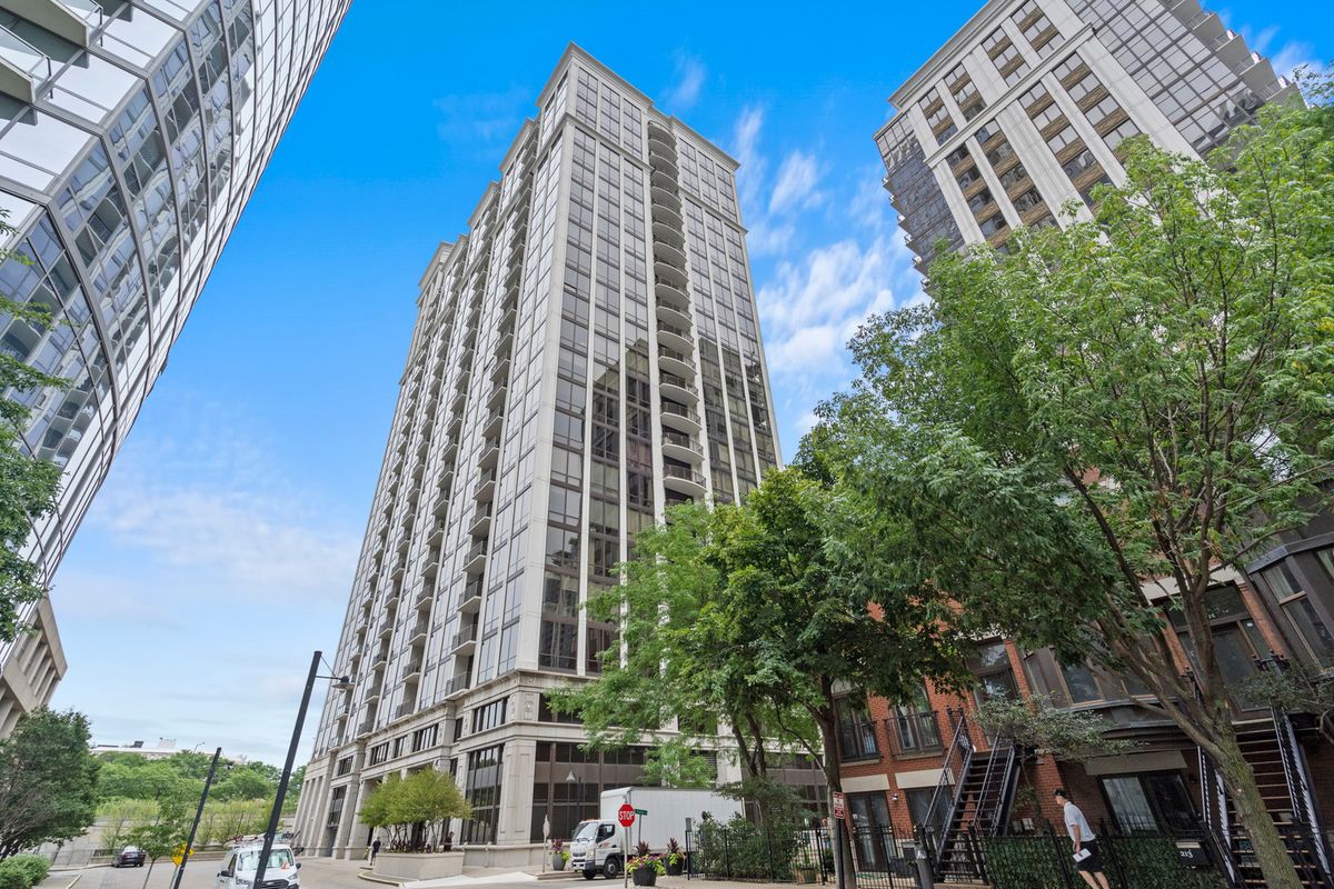 233 13th Street, Chicago, IL 60605