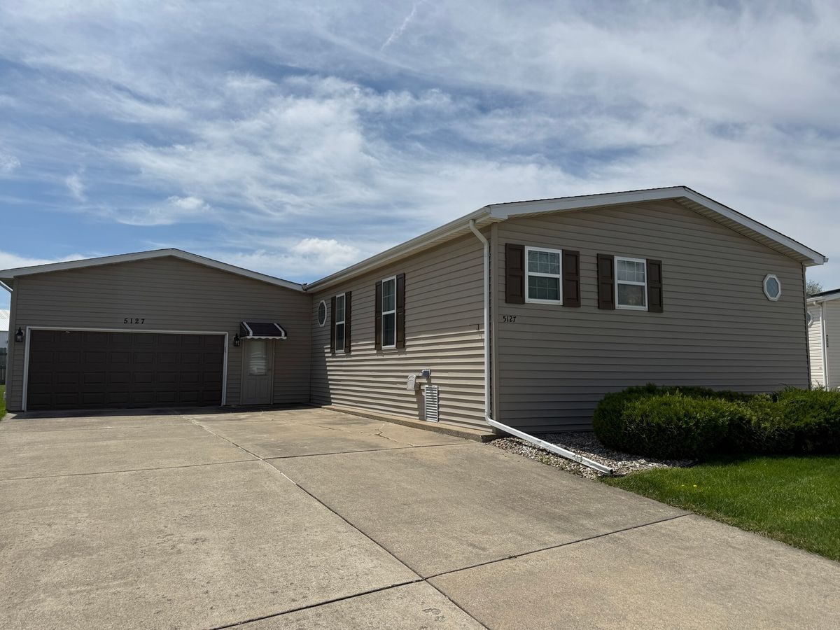 5127 Lucille Drive, Monee, IL 60449