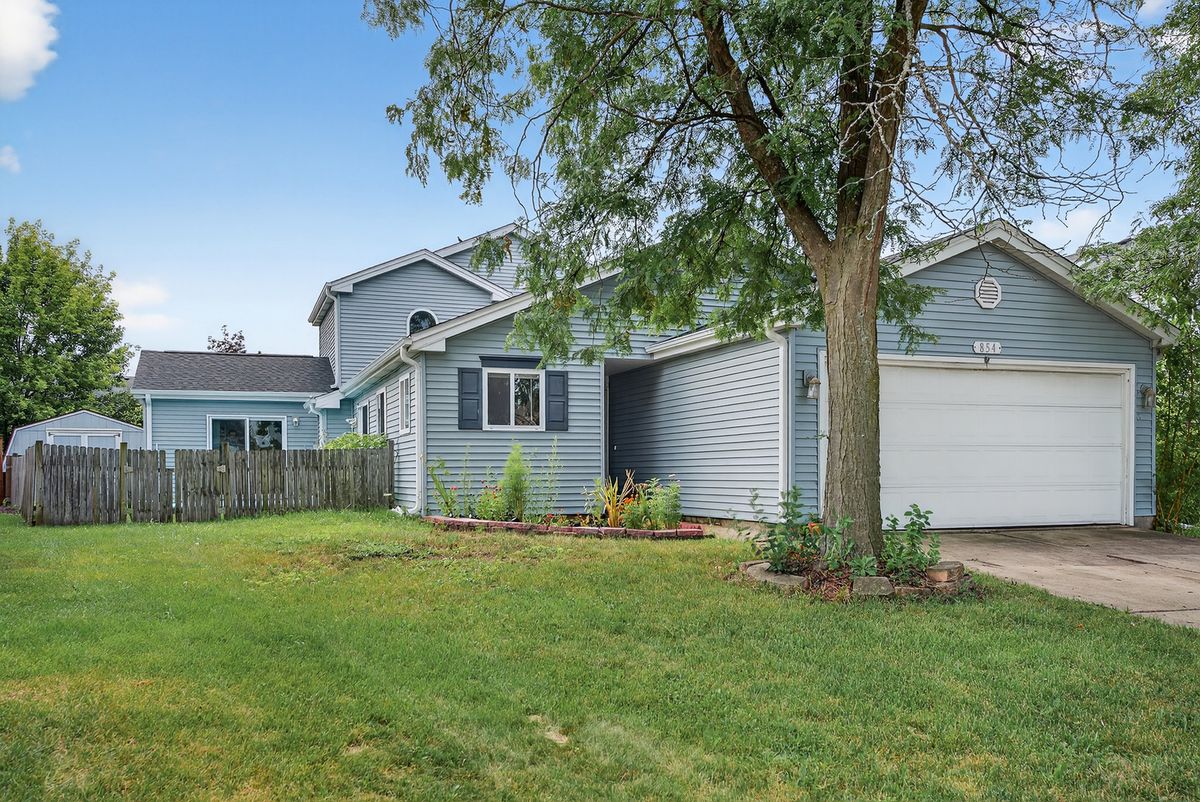 854 Plains Court, Carol Stream, IL 60188