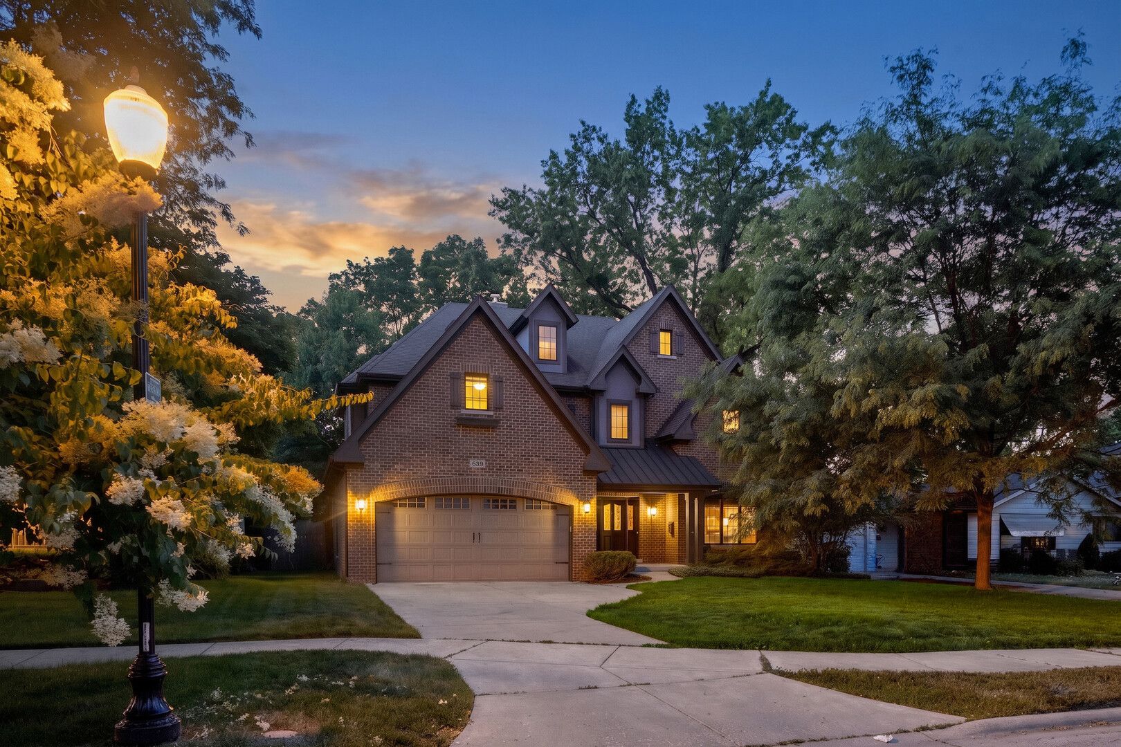 639 N Wright Street — Naperville, IL 60563