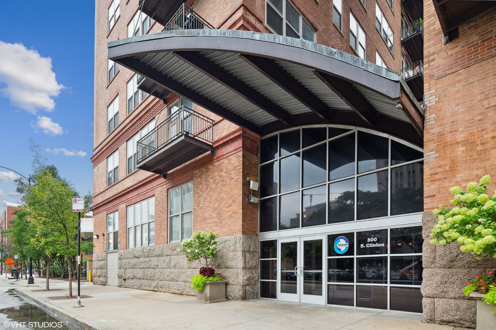 500 S Clinton Street #411 — Chicago, IL 60607