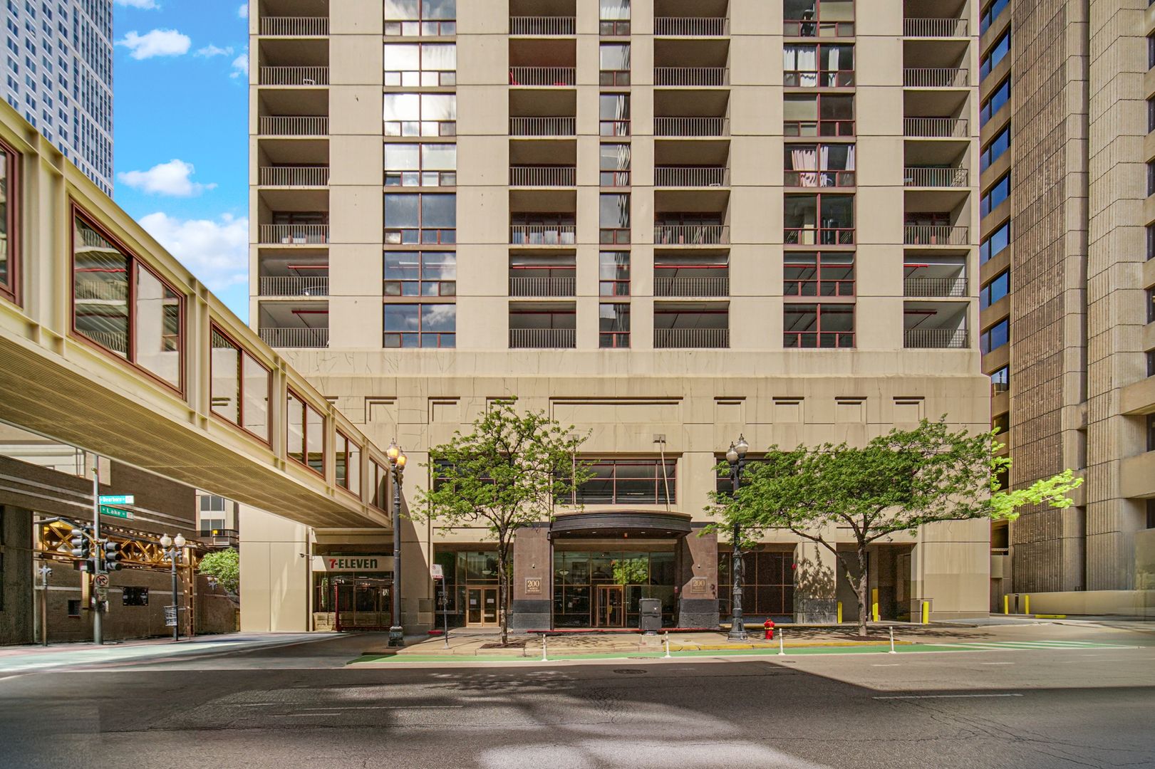 200 N Dearborn Street #4208 — Chicago, IL 60601