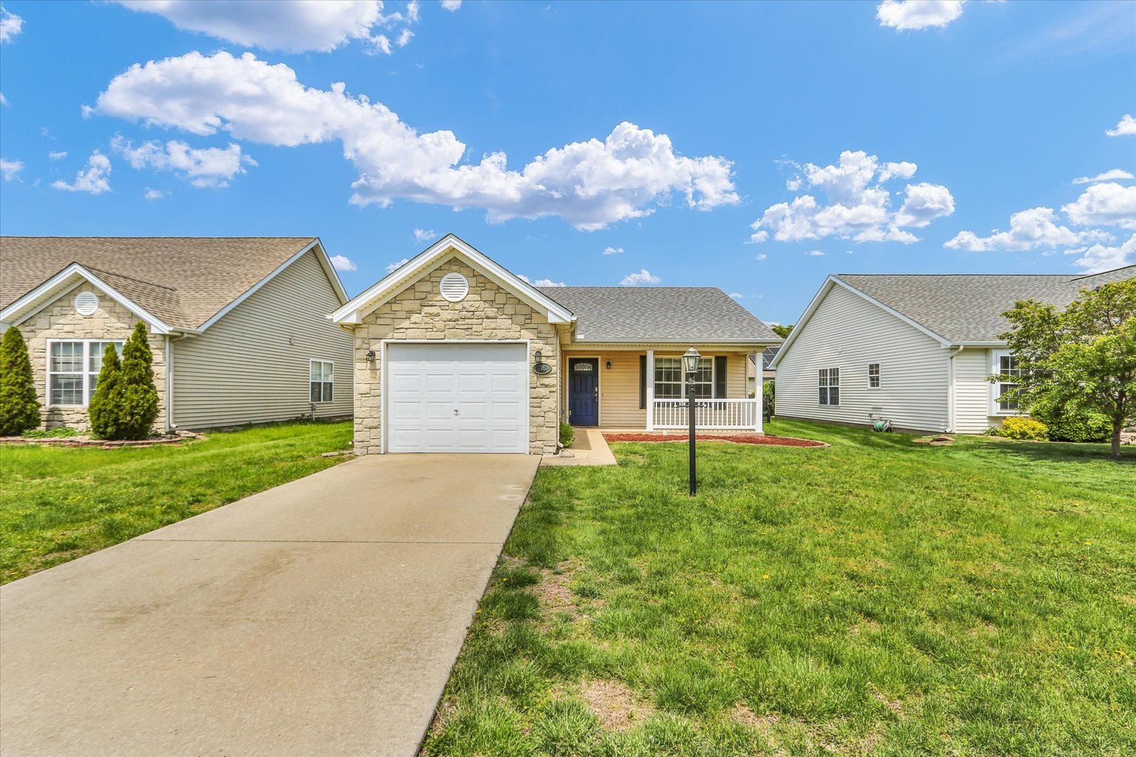 706 Corey Lane — Champaign, IL 61822