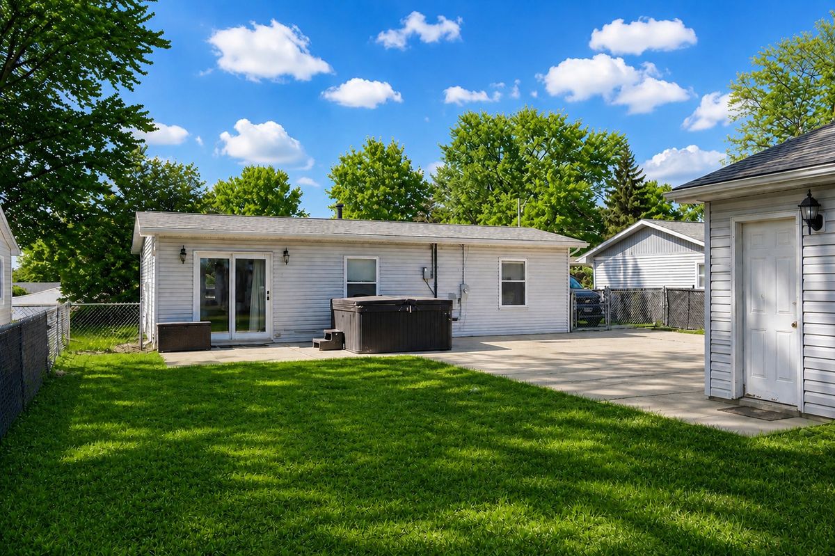 2006 E 7th Street, Sterling, IL 61081