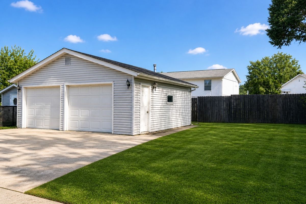 2006 E 7th Street, Sterling, IL 61081