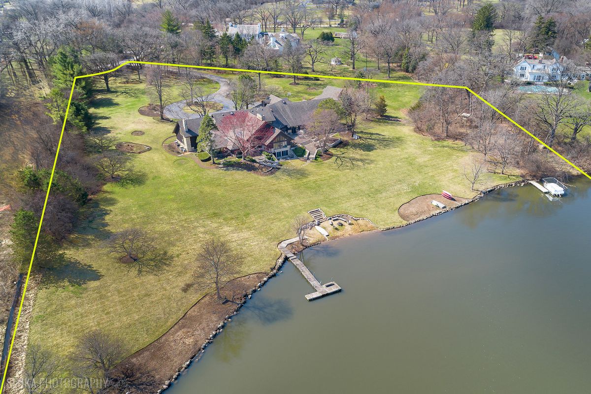 82 Hawley Woods Road, Barrington Hills, IL 60010