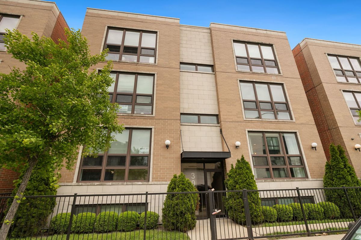 3007 California Avenue, Chicago, IL 60618