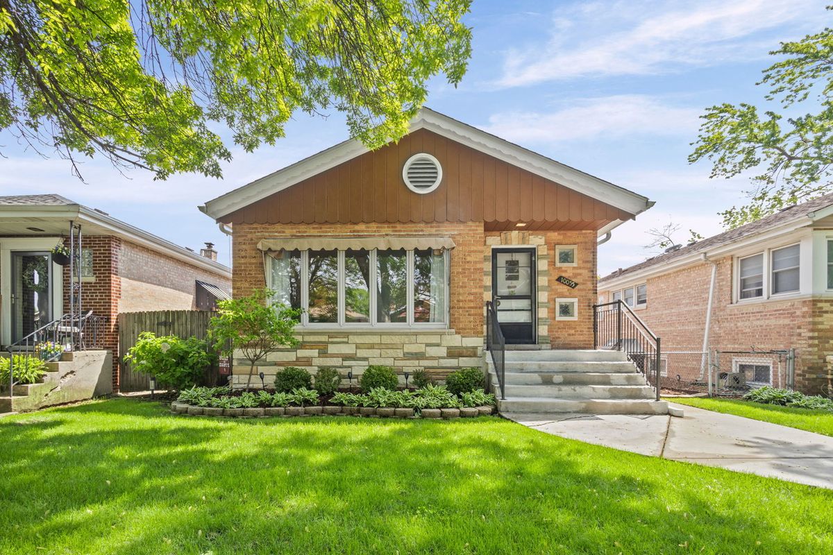 10055 Fairfield Avenue, Chicago, IL 60655