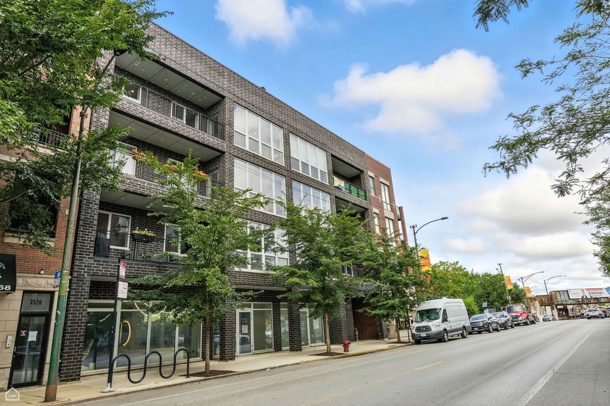 3530 Lincoln Avenue, Chicago, IL 60657