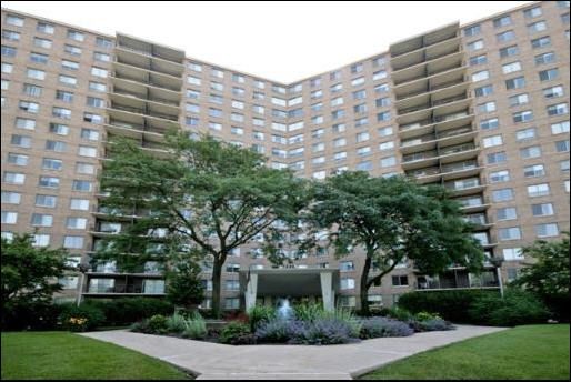 7033 KEDZIE Avenue, Chicago, IL 60645