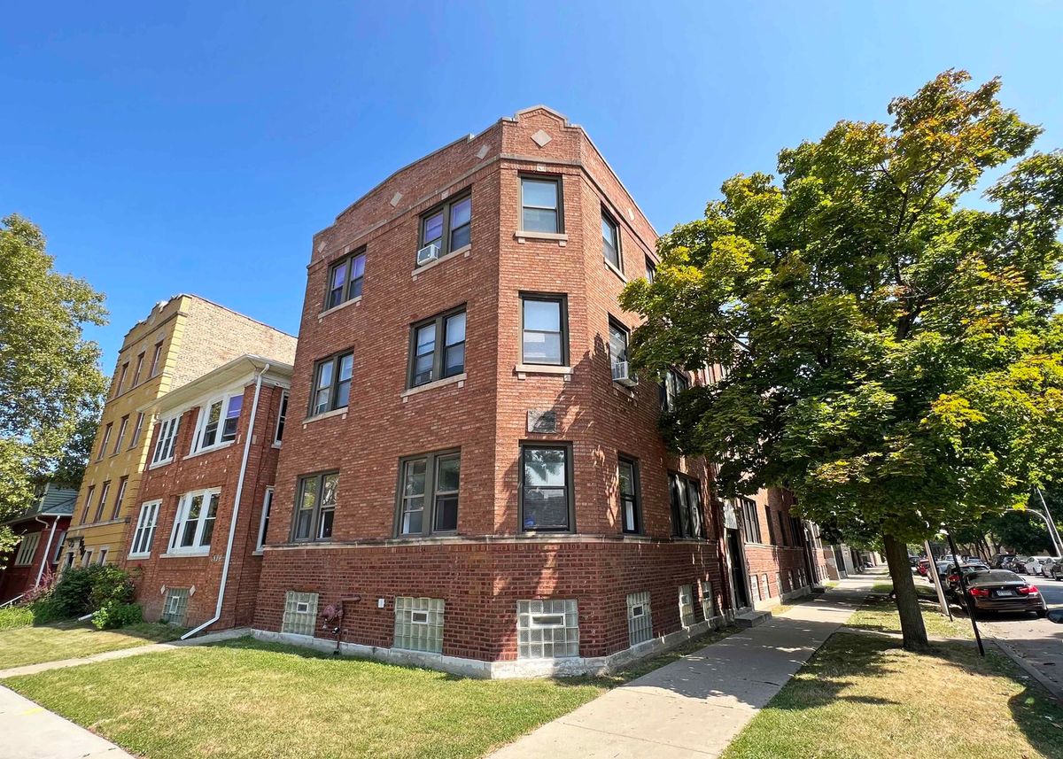 2716 Rosemont Avenue, Chicago, IL 60659