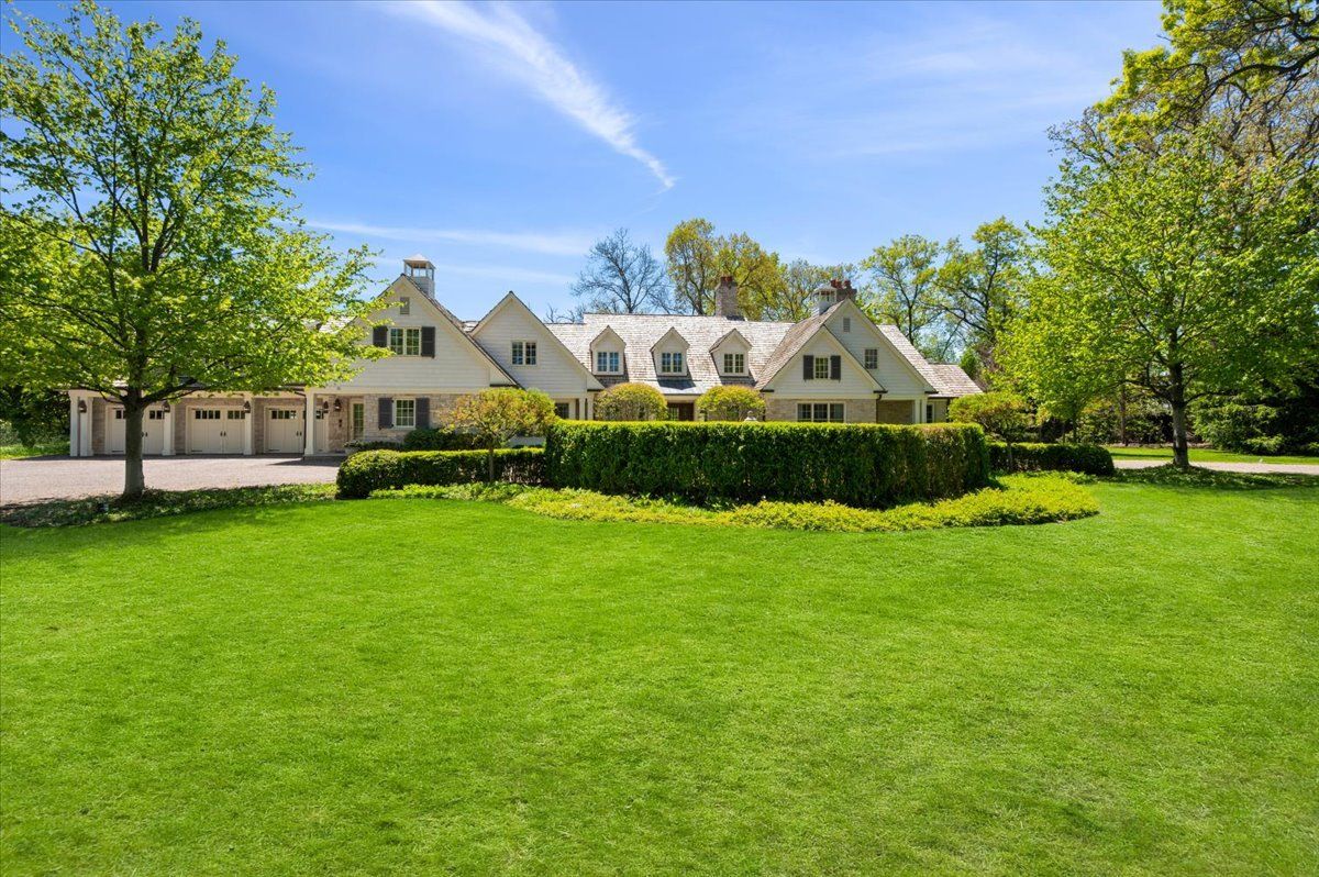 30 Bridlewood Road — Northbrook, IL 60062