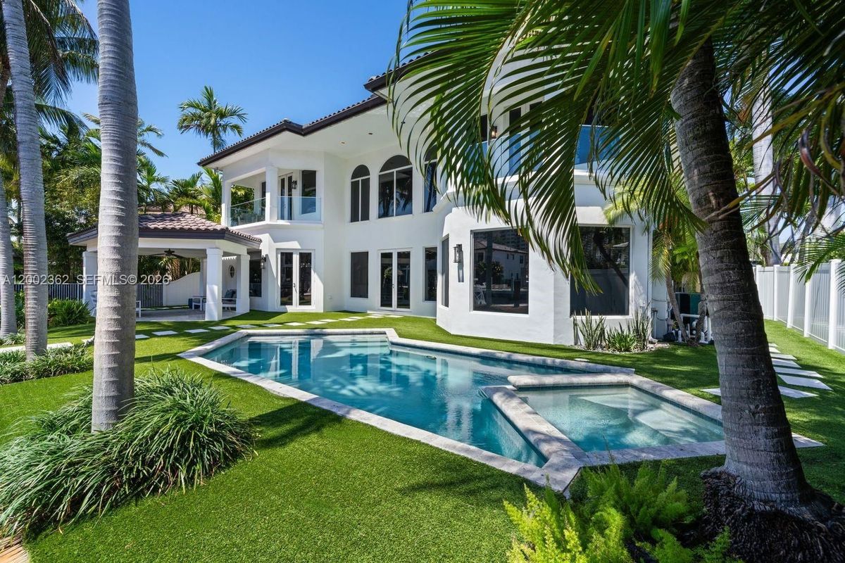 2614 Castilla Isle, Fort Lauderdale, FL 33301